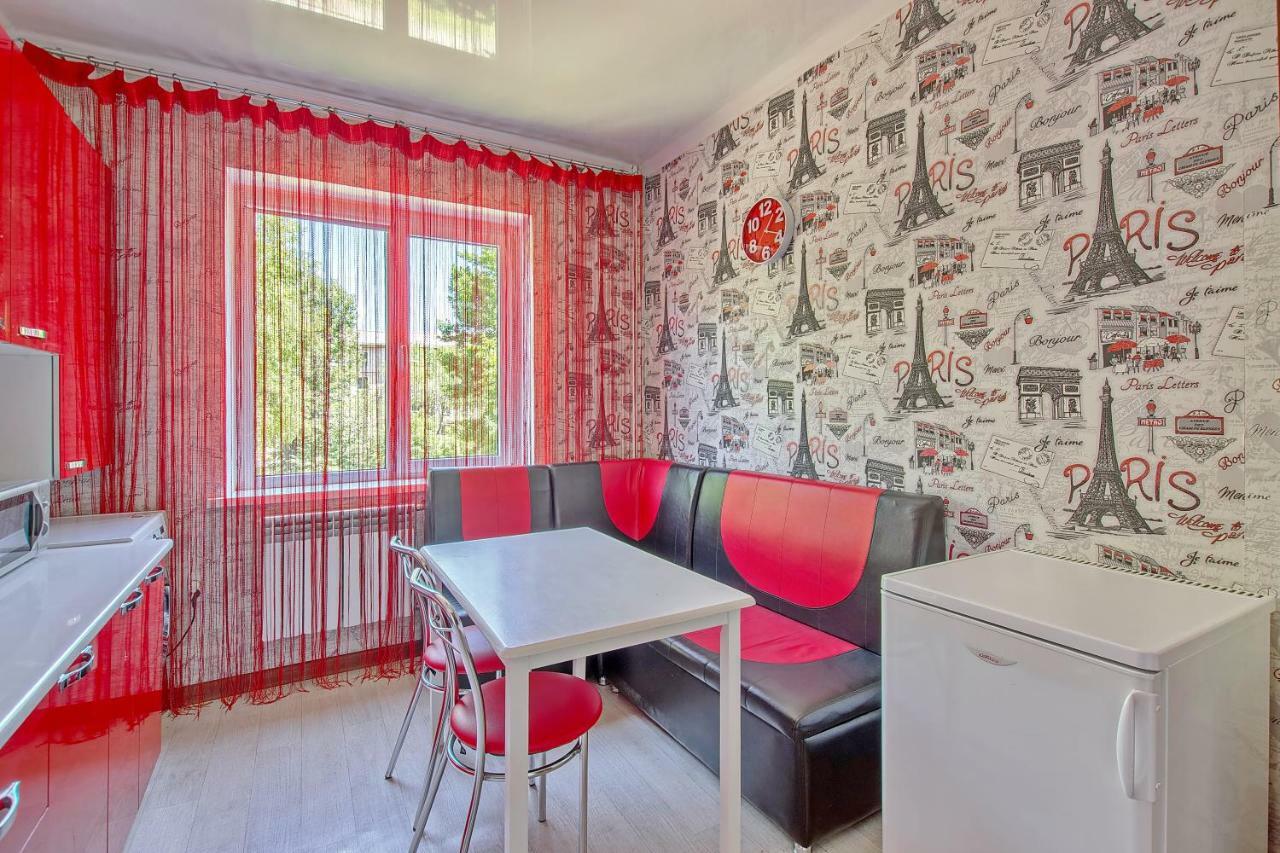 Cozy Apartment On Rozybakiev 145. Atakent Алма Ата Екстериор снимка